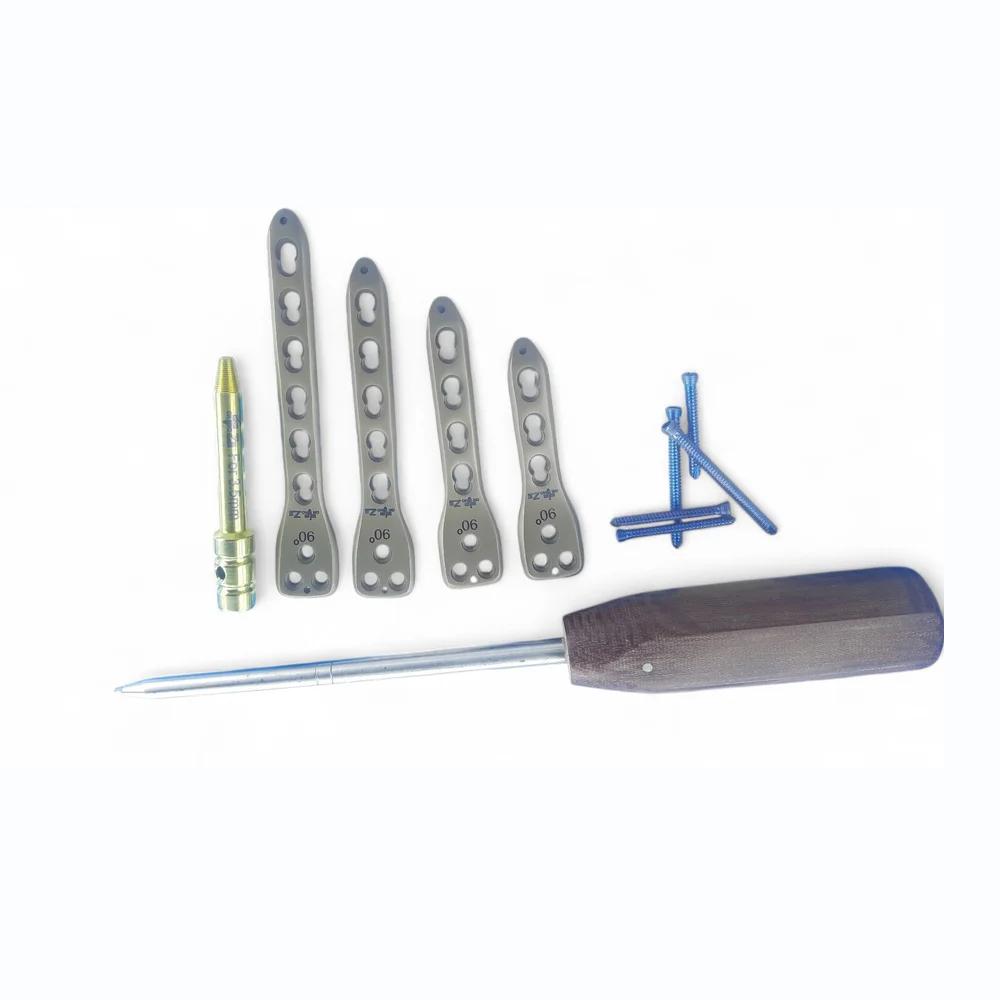 Pediatric LCP Plates 90° with 3.5mm Titanium Screws